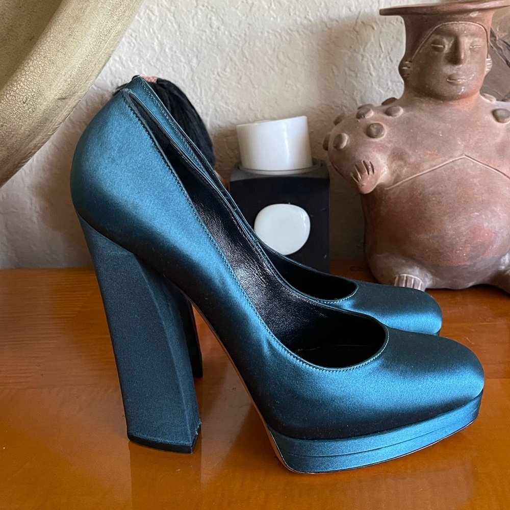 Casadei Heels Platform green satin slip on shoes size 38.5
